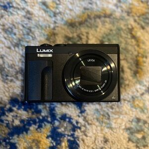 Panasonic Lumix DC-ZS70 Digital Camera (Black)